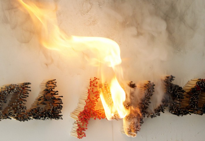 Le Pyromane — огненная инсталляция от Али Шерри (Ali Cherri)