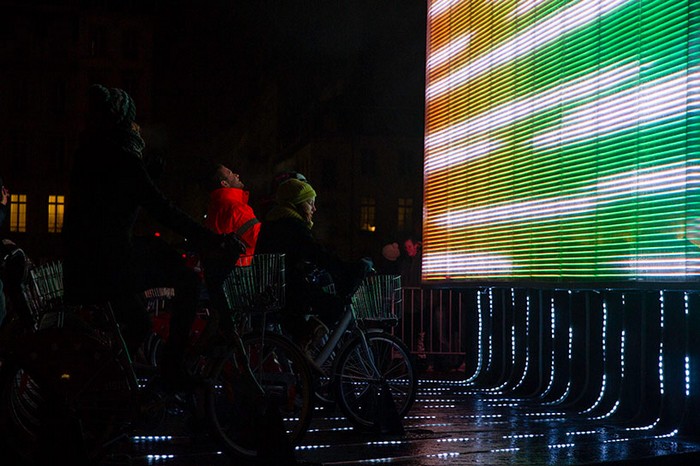The Magic Cube – велосипедно-световая инсталляция от Pixelux Studio