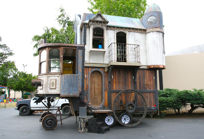 Neverwas Haul — дом на колесах в викторианском стиле