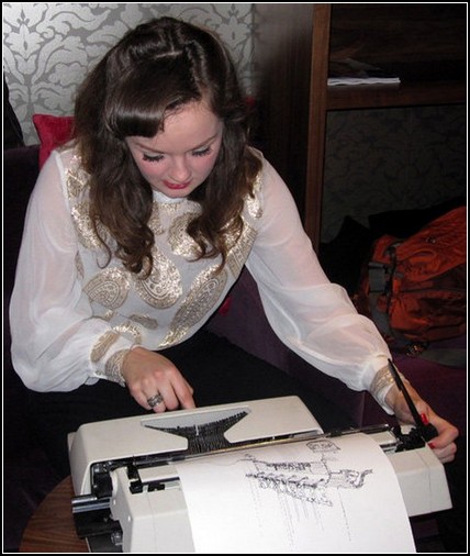 Рисунки на пишущей машинке от Киры Ратбон (Keira Rathbone)