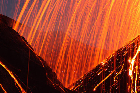 Снимки действующих вулканов от Martin Rietze.