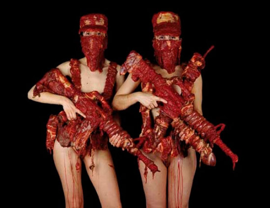 Оружие из мяса и органы из дерева: новое творчество Дмитрия Цыкалова   