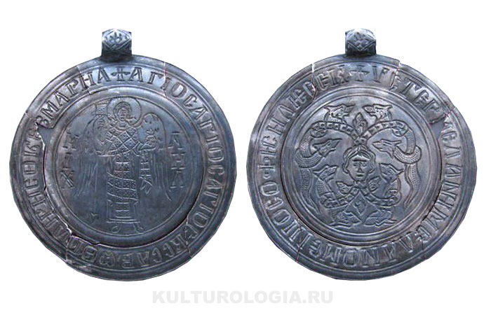 Серебряный змеевик с изображением Архангела Михаила, XII век.