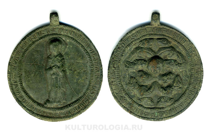 Древнерусская иконка-змеевик с изображением Богоматери, XII век.