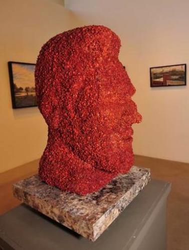 Bacon Kevin Bacon - статуя Кевина Бэйкона из бекона