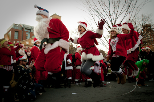 SantaCon: Санта-Клаусы отрываются и веселятся