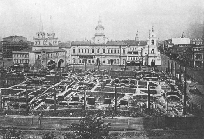 Возведение фундамента здания Исторического музея. 1875 год.