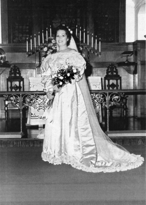 Невеста № 9: Вирджиния Кернс, которая вышла замуж за Чарльза Стиннетта в 1989 году.