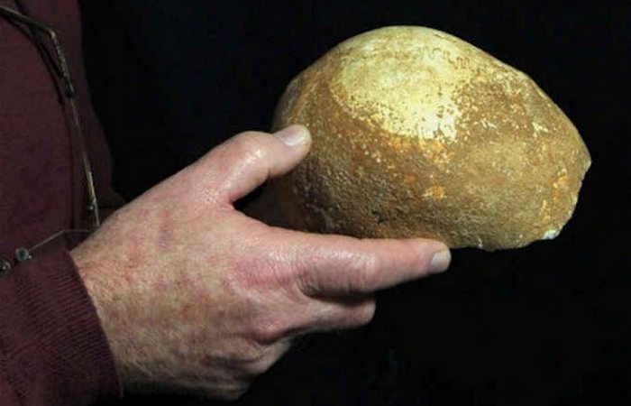Уникальный череп из Манота.