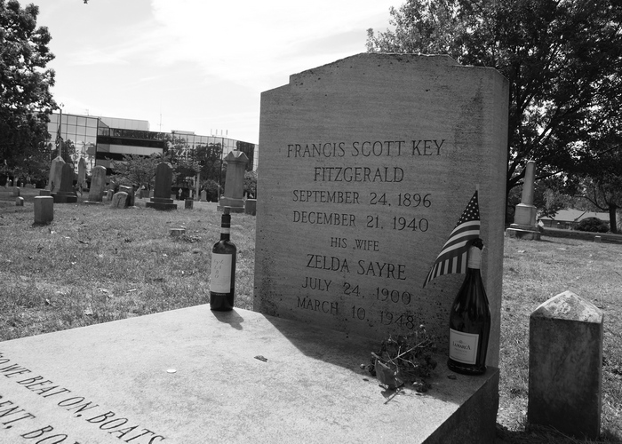Могила великого писателя Френсиса Скотта Фицджеральда. / Фото: npr.org