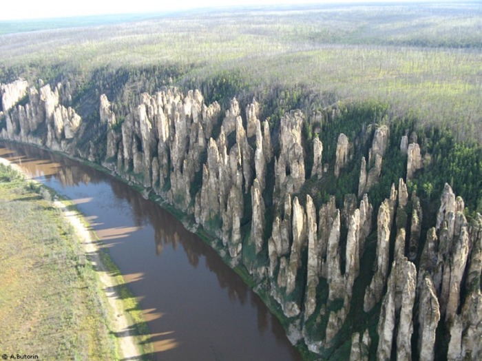 Каменный лес на реке Лена.