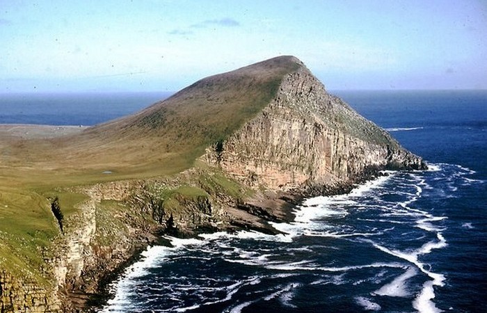 Фула — остров, являющийся частью архипелага Шетландских островов.