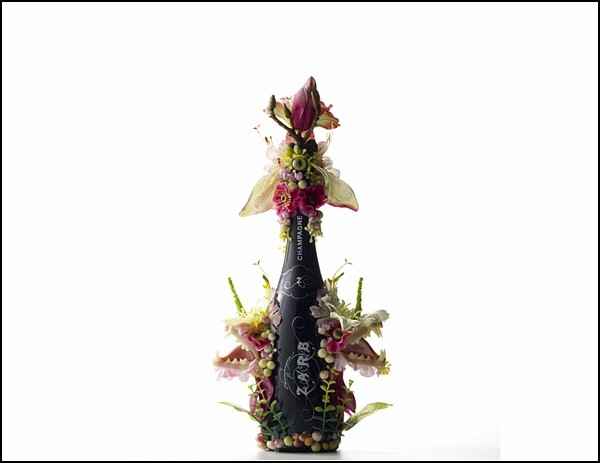 Необычные винные бутылки: креативная реклама шампанского