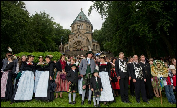 Баварцы чествуют короля Людвига в годовщину его смерти