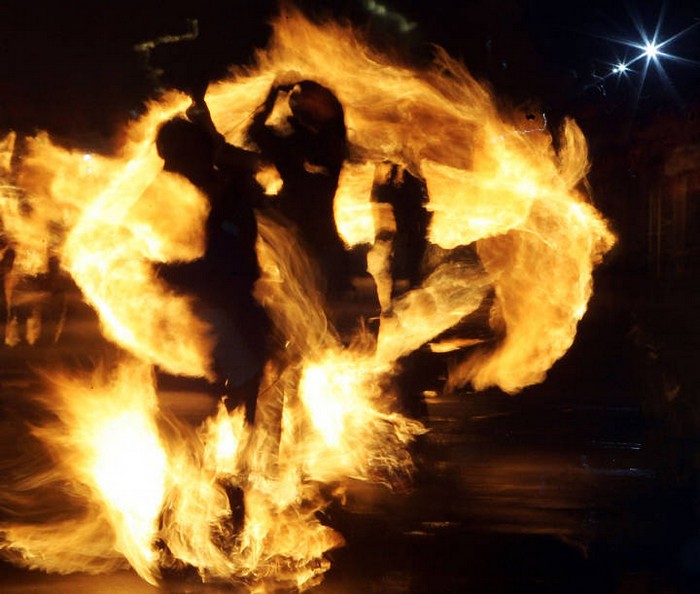 Огненные шары Стоунхейвена: шотландский Новый Год