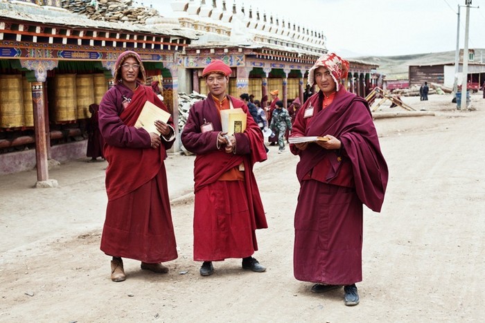 Самый большой монастырь в мире: Yarchen