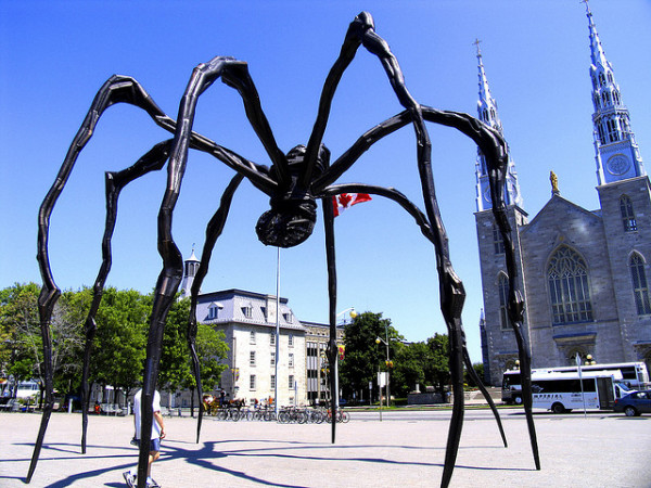 Скульптура Луизы Буржуа «Maman»