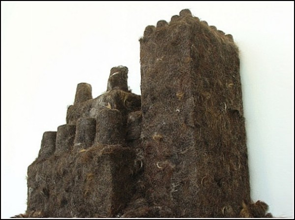 «Песочный замок»: скульптуры Агустины Вудгейт из человеческих волос