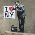 Бэнкси продолжает раскрашивать Нью-Йорк, невзирая на упорную борьбу местных граффитчиков