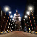 В Лондоне установили гигантские светильники в виде волшебных палочек из вселенной Гарри Поттера