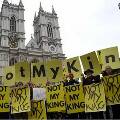 Британцы протестуют против коронации нового монарха и выходят на митинги  с лозунгами #NotMyKing