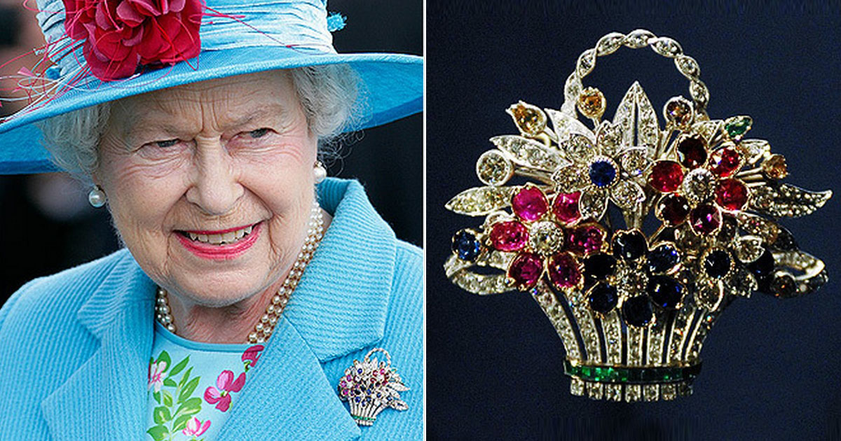 15 роскошных брошей, которые любит носить Королева Елизавета II, и истории  их появления