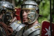 Никакой личной жизни и мяса, долгие походы, наказания за трусость: Как жилось римским легионерам и что им полагалось после службы