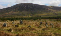 Что такое «тропы для мёртвых», и Как учёным удалось разгадать тайну странных памятников в Ирландии
